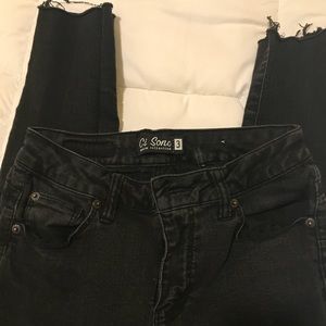 Black high wasted skinny jeans.